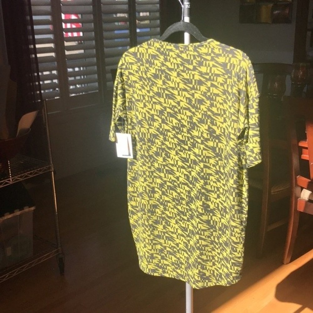 NWT Lularoe “Irma” short sleeve Top Sz XXS (Sku 107)